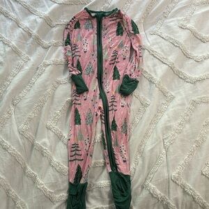 6-12 mo Little Sleepies. So cute! ❤️🎄